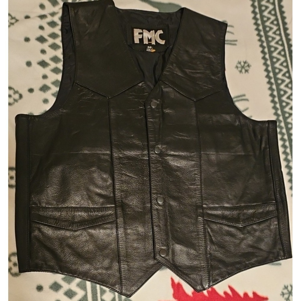 FMC~First Manufacturing Co~Black leather 4 Snap~Motorcycle Vest~Sz‎  (44) NEW